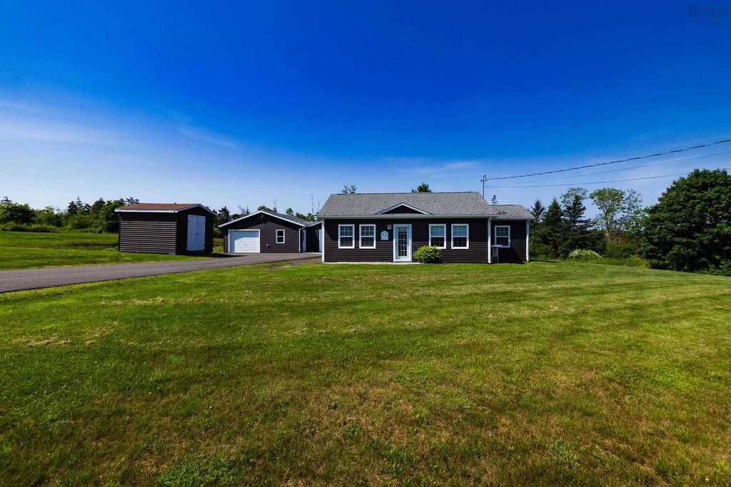 112 North Range Cross Road, Barton