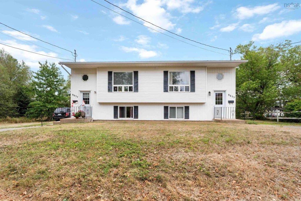 9635/9637 Commercial Street, New Minas