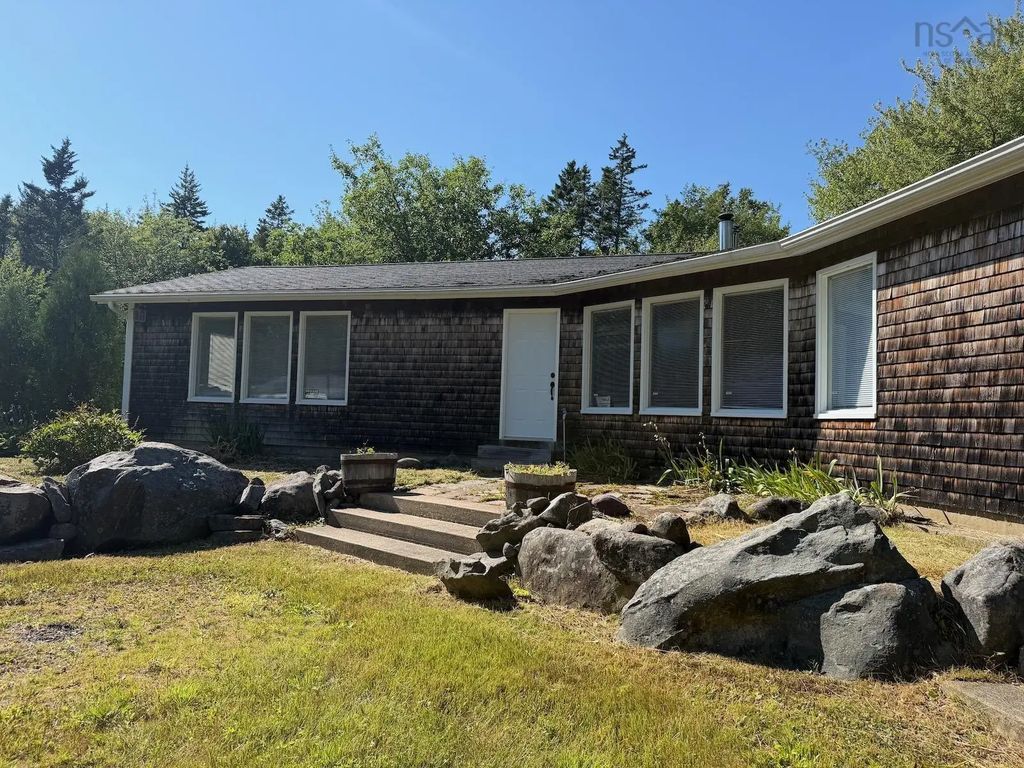 1679 Hectanooga Road, Mayflower