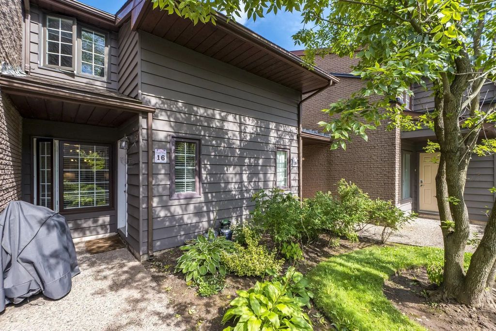 16 4 Rose Way, Dartmouth