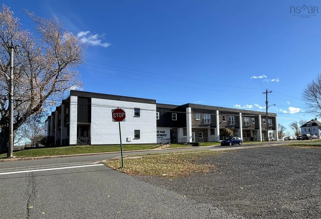 103 Park Street, Stellarton