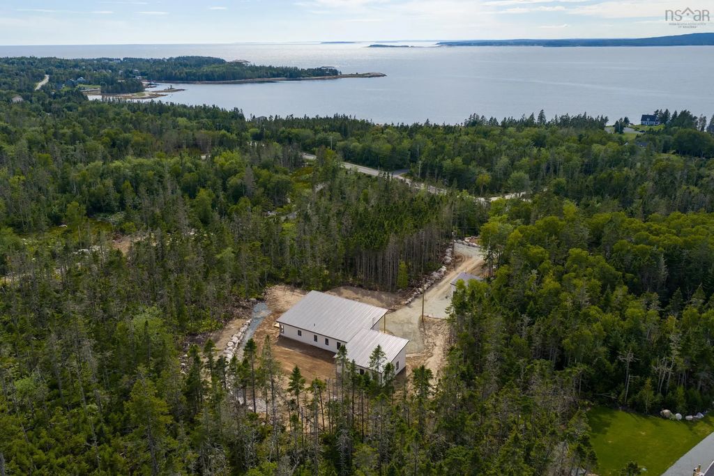 9241 Peggys Cove Road, Hacketts Cove
