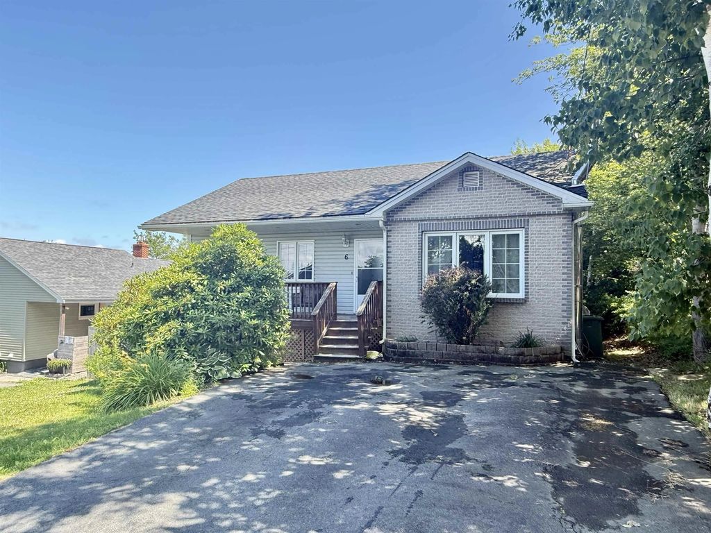 6 Beacon Street, Dartmouth