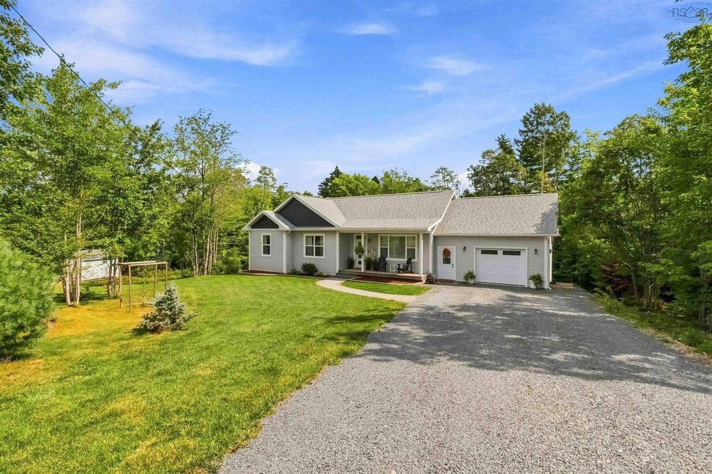 221 Meldrum Avenue, Conquerall Bank