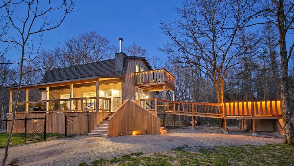 67 Oak Lane, Clyde River