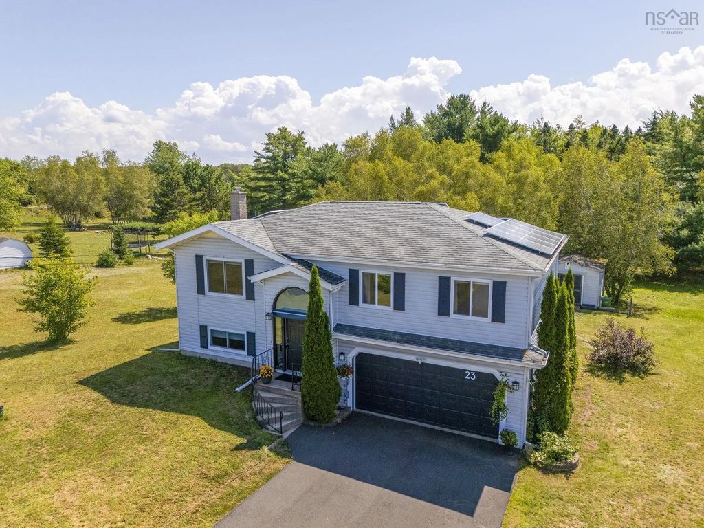 23 Dahlgren Crescent S, North Kingston
