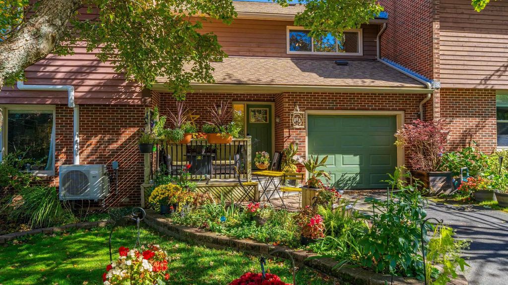 40 Walden Place, Bedford