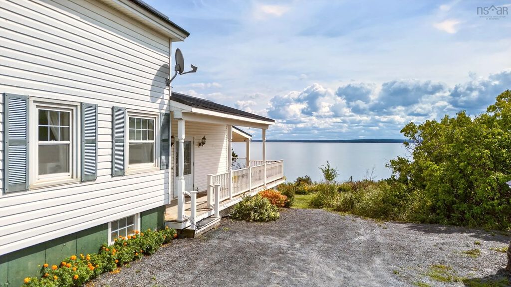 4658 Highway 2, Upper Economy