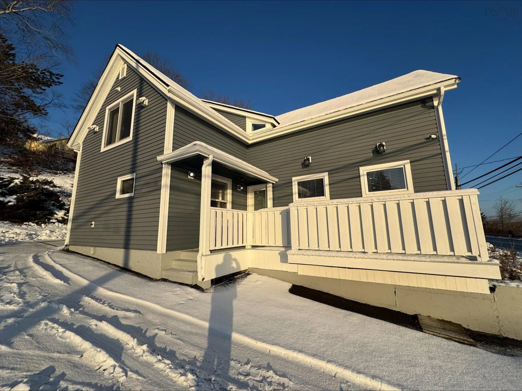 520 Bedford Highway, Bedford