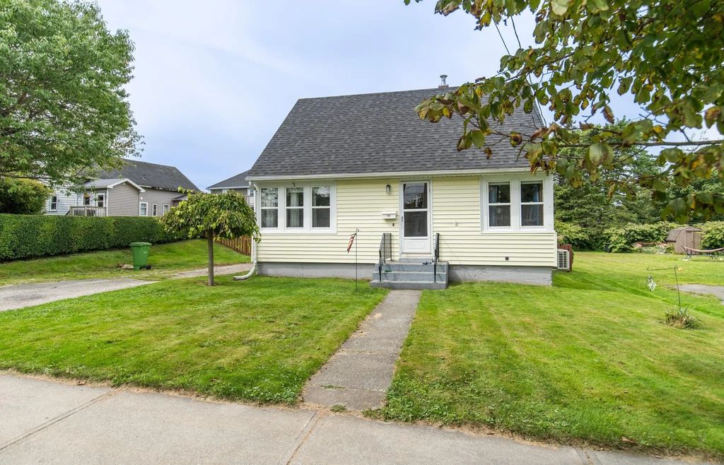 100 Brunswick Street, Yarmouth