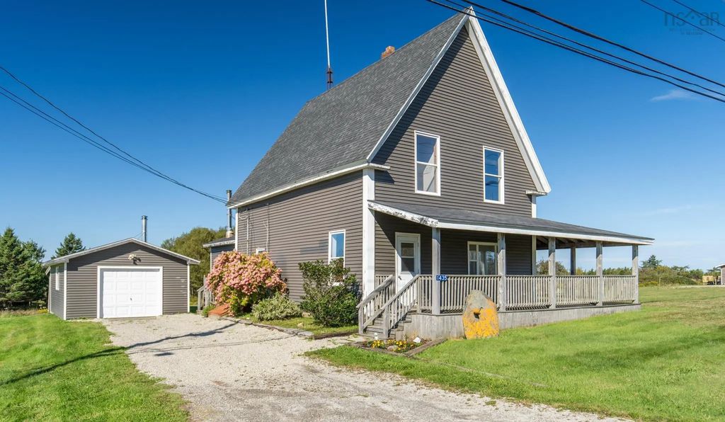 1435 Main Shore Road, Sandford