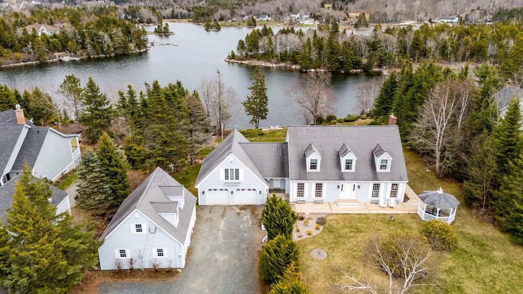 235 Boutiliers Cove Road, Hacketts Cove