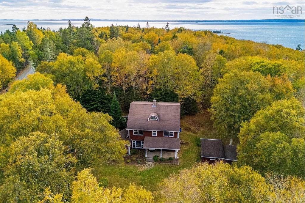 567 Indian Point Road, Glen Haven