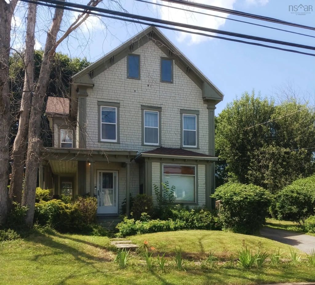 130 Mackay Street, Stellarton