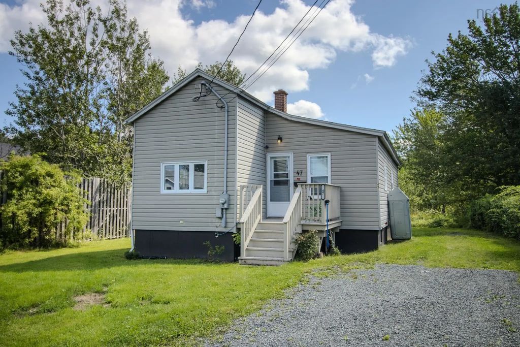 47 Green Road, Grand Lake Road