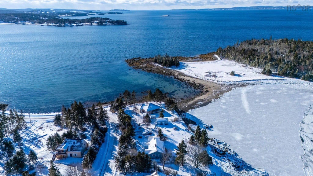 211 Sunset Drive, Glen Haven