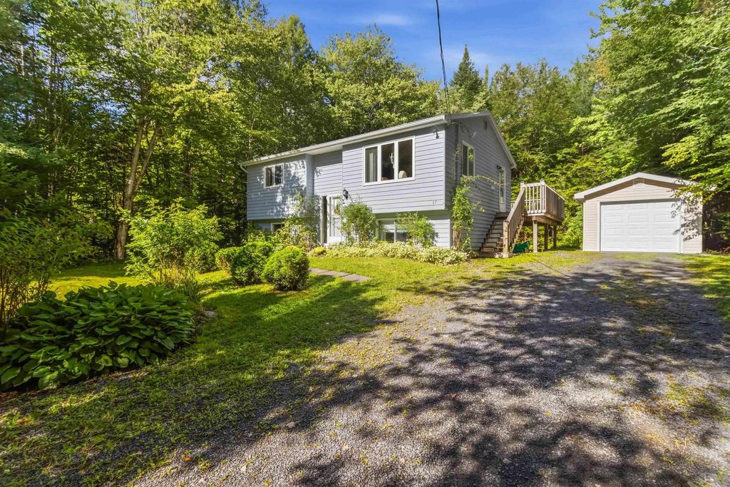 17 Halfway Lake Hammonds Plains Drive, Maplewood
