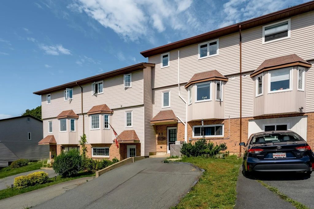 44 Collins Grove, Dartmouth