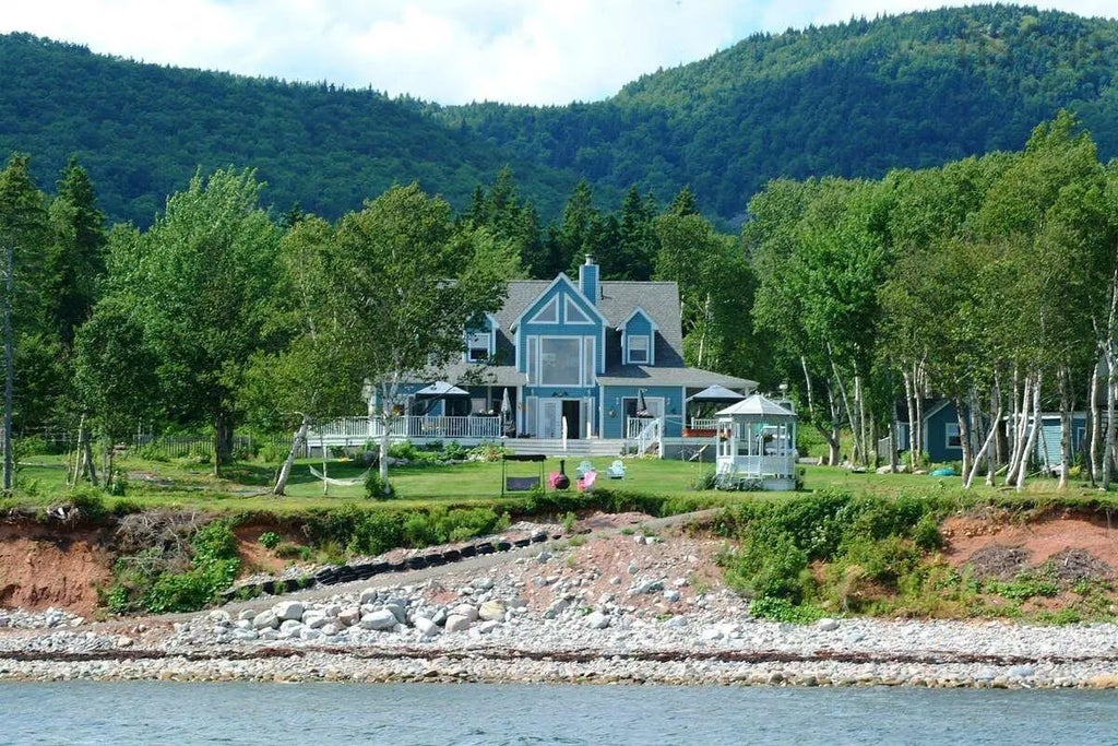 45227 Cabot Trail, North Shore