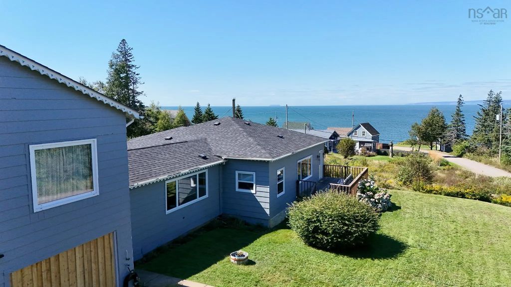 60 Cove Road, Halls Harbour