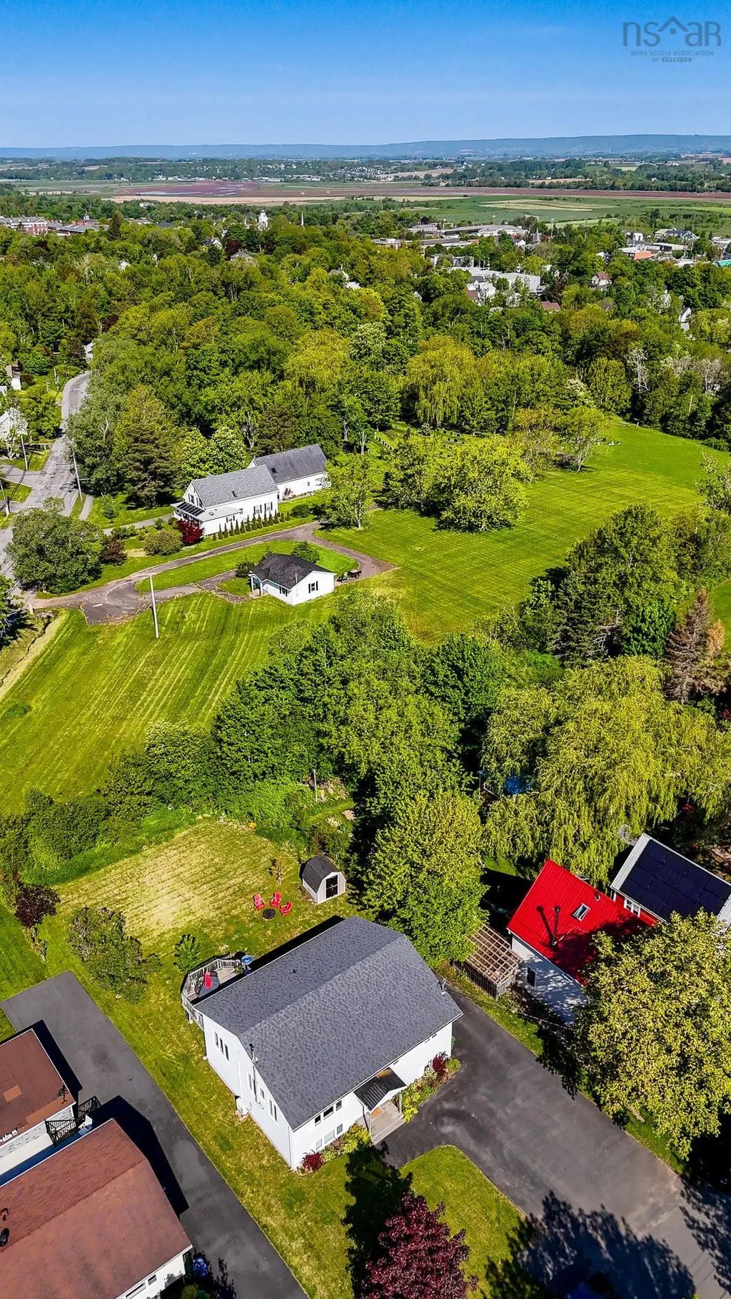 8 Iona Road, Wolfville