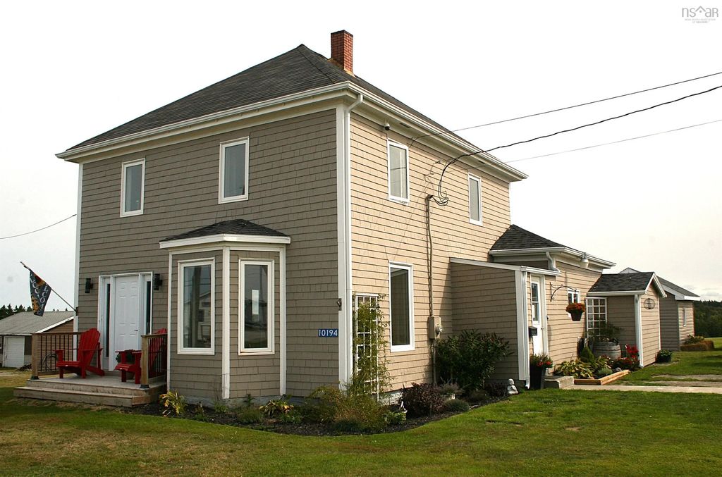 10194 Highway 1 Highway, Saulnierville