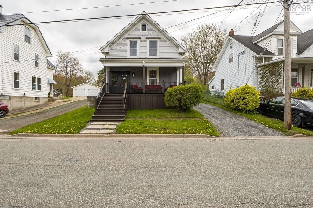 154 Chestnut Street, Windsor
