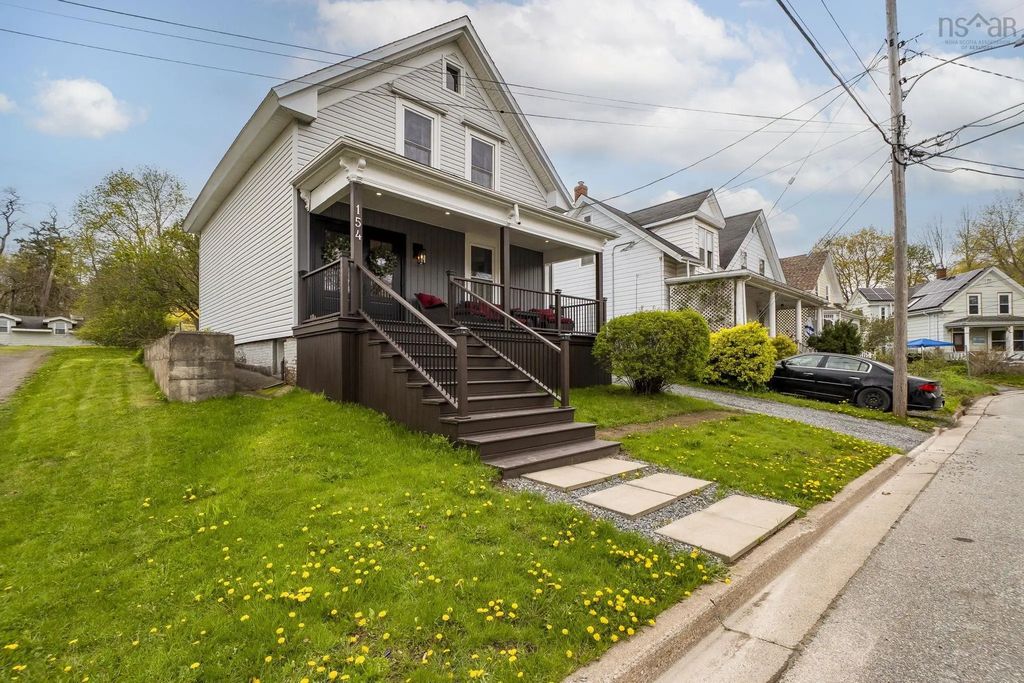 154 Chestnut Street, Windsor