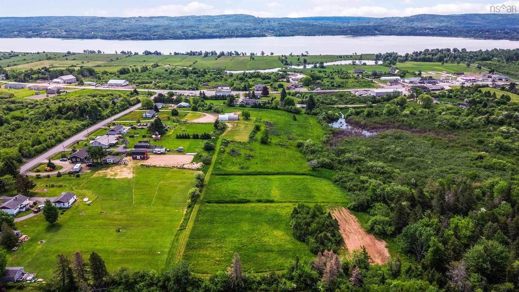 33 Parker Mountain Road, Granville Ferry