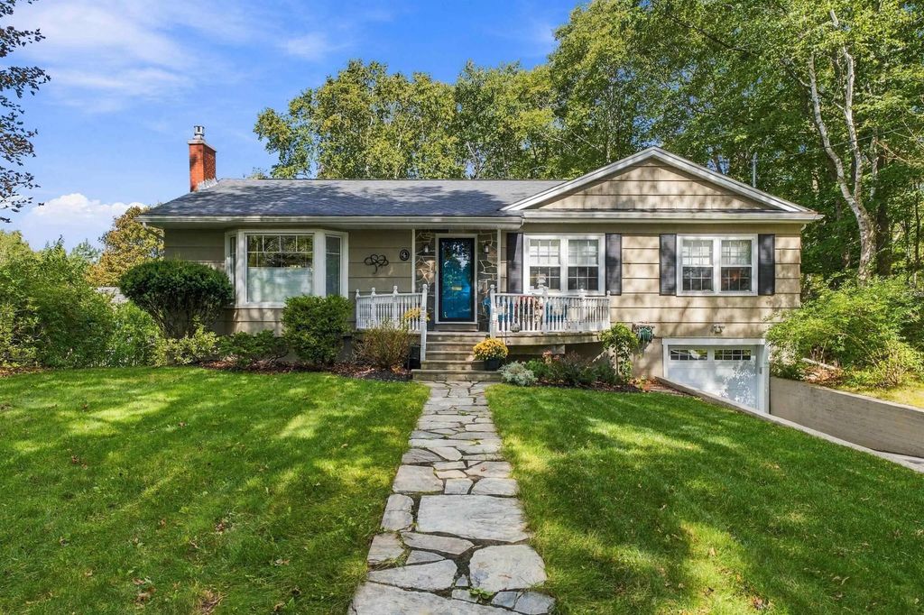 4 Fleming Drive, Halifax