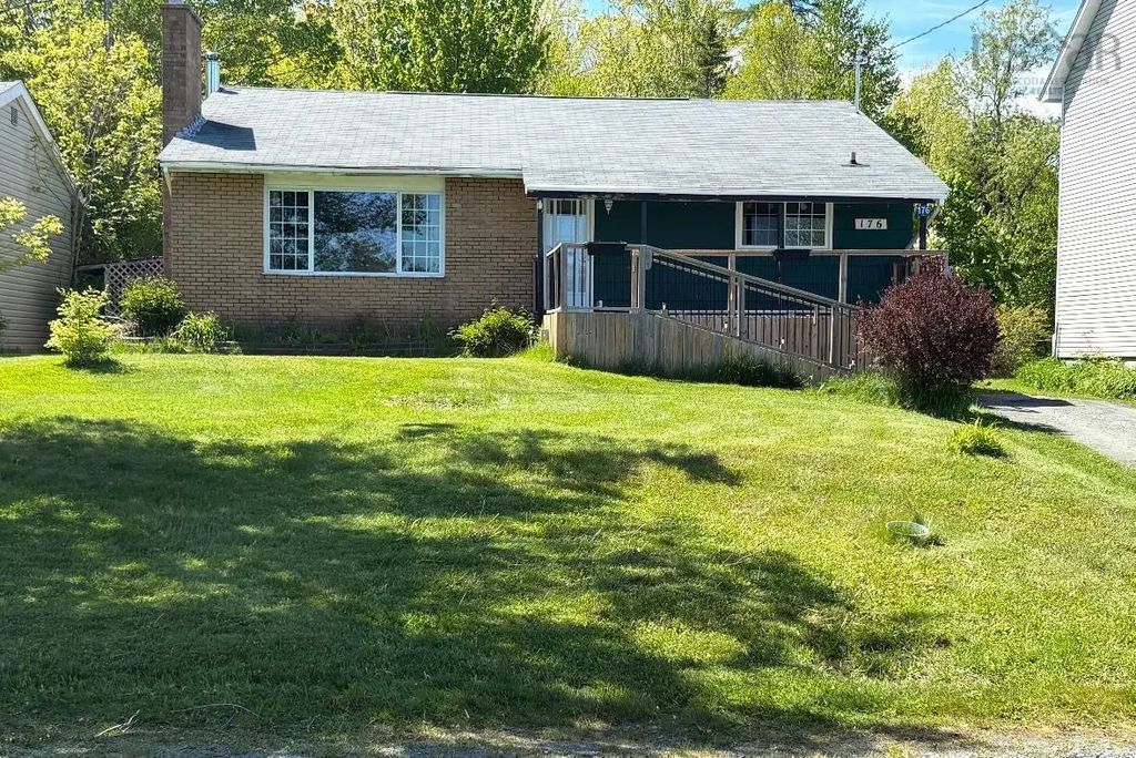 176 Miller Lake Road, Fall River
