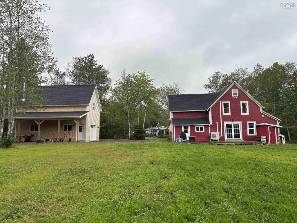 138 Queen Street, Baddeck