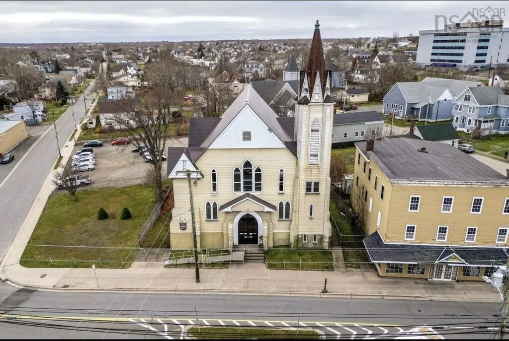 270 Commercial Street, Glace Bay