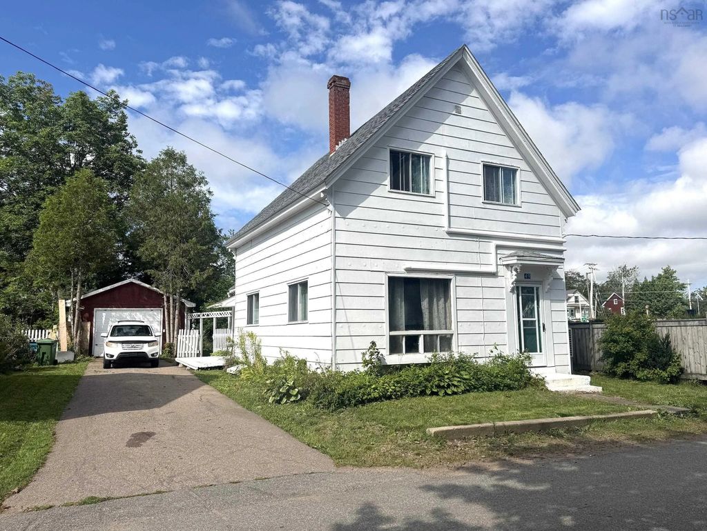 49 Chapel Street, Parrsboro