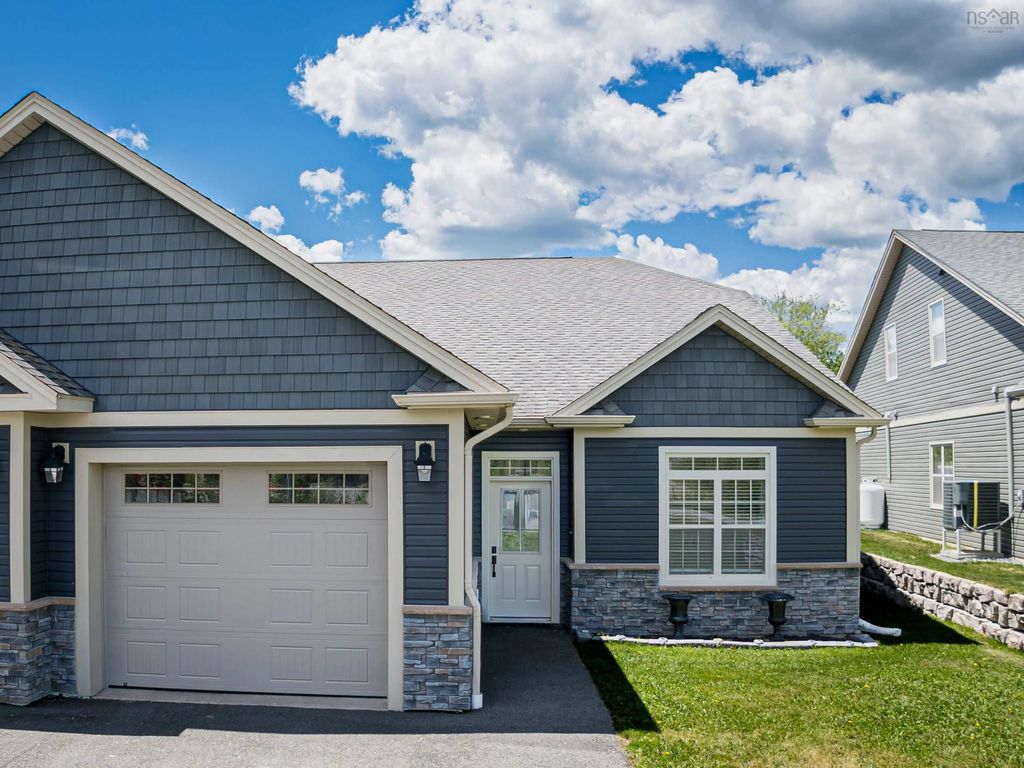 4 White Road, Enfield