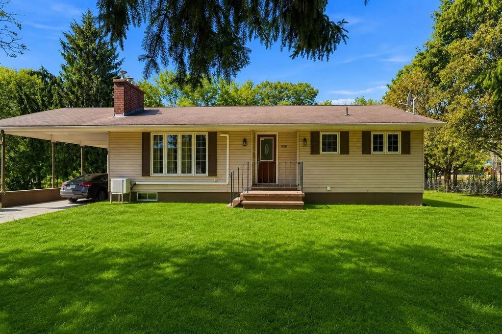 1081 Tufts Avenue, Greenwood