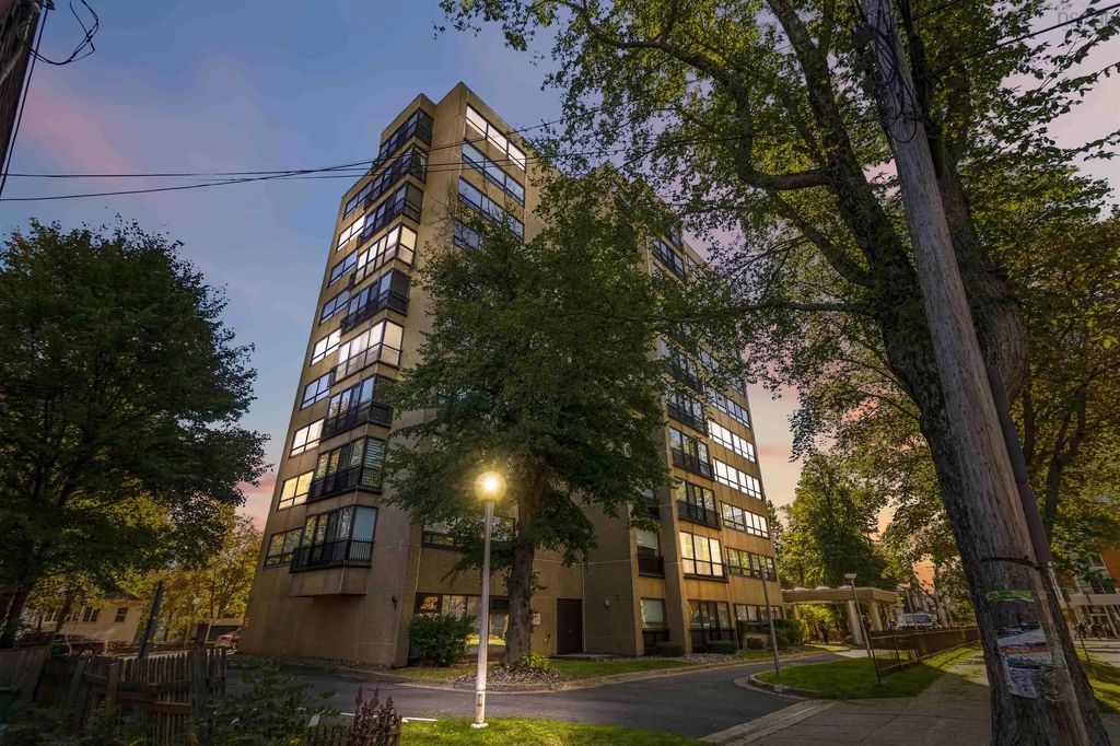 206 6095 Coburg Road, Halifax