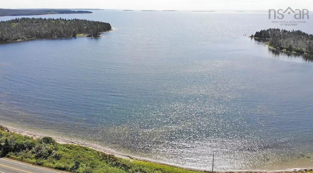 Lot 14 Hwy 316 (english Harbour), Cole Harbour