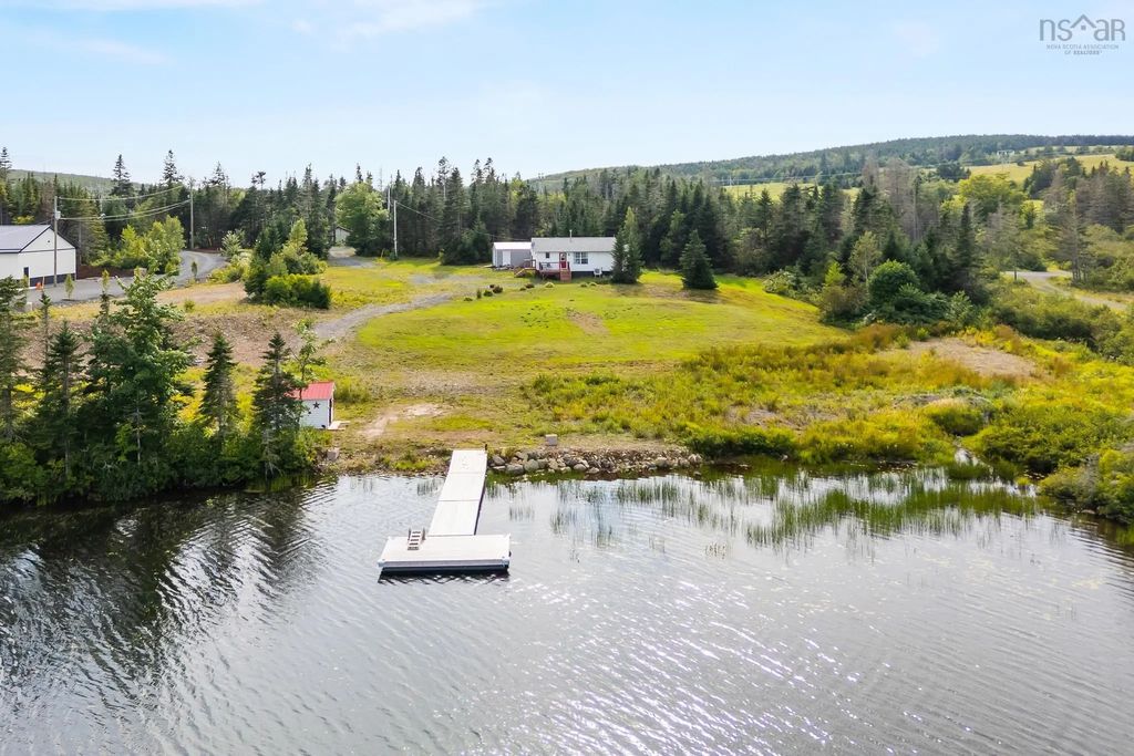 234 Westchester Road, Sutherland Lake