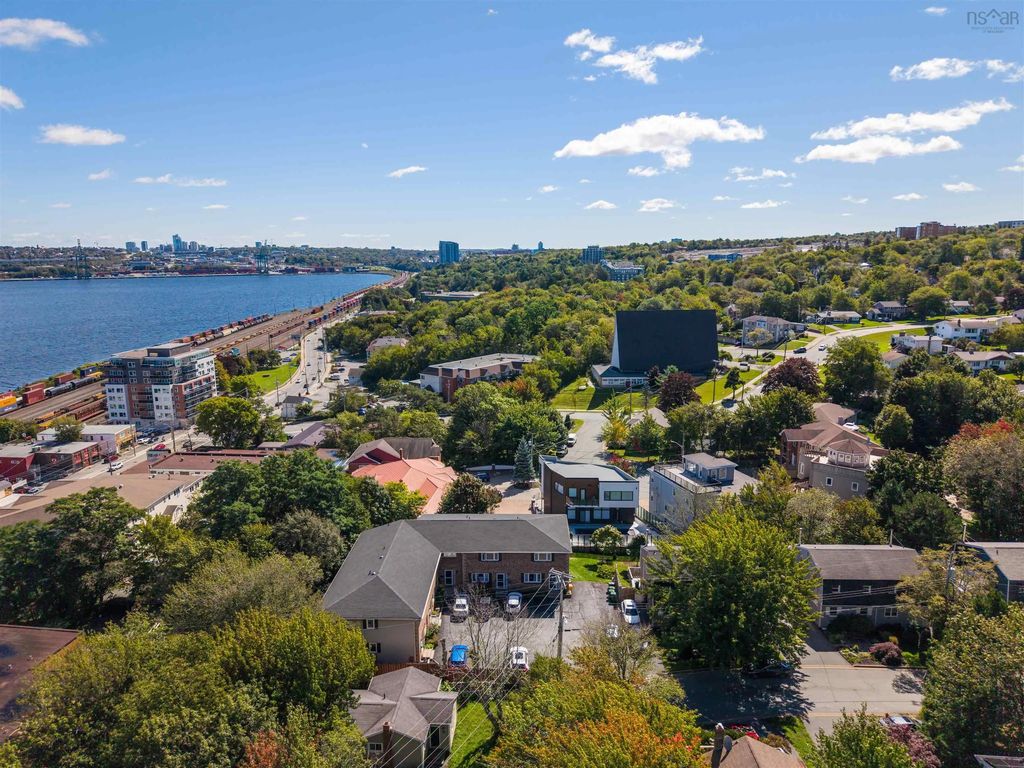 1 18 A Pioneer Avenue, Halifax