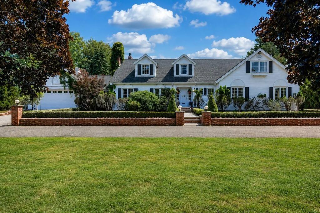 45 Longworth Avenue, Truro