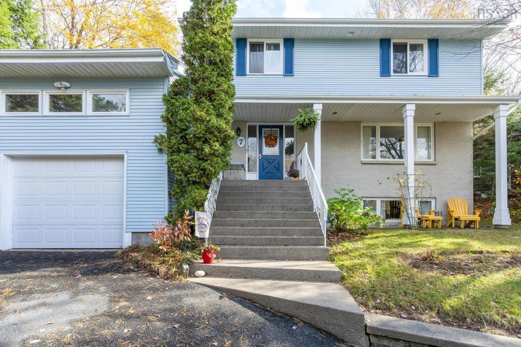 7 Lake Charles Drive, Dartmouth