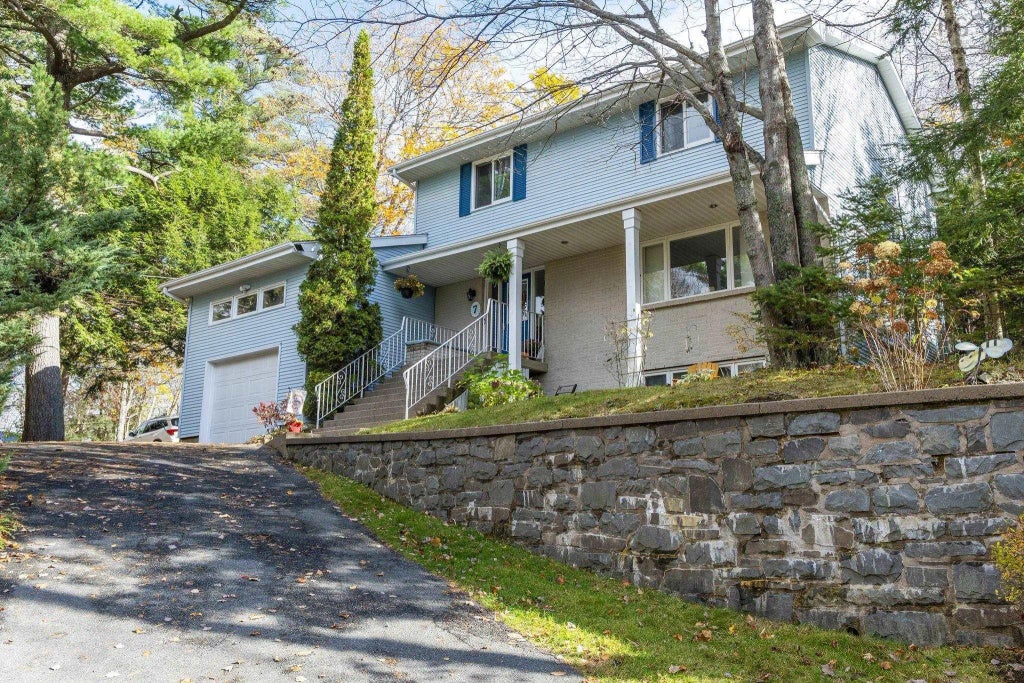 7 Lake Charles Drive, Dartmouth