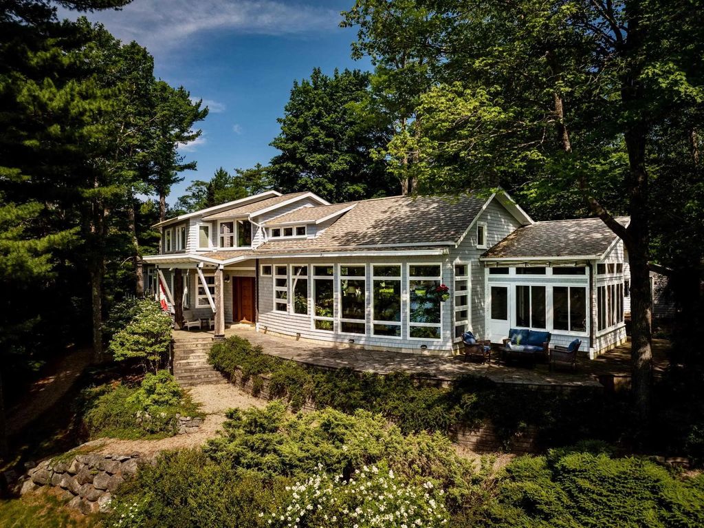 62 Sunnybrook Road, Sunnybrook