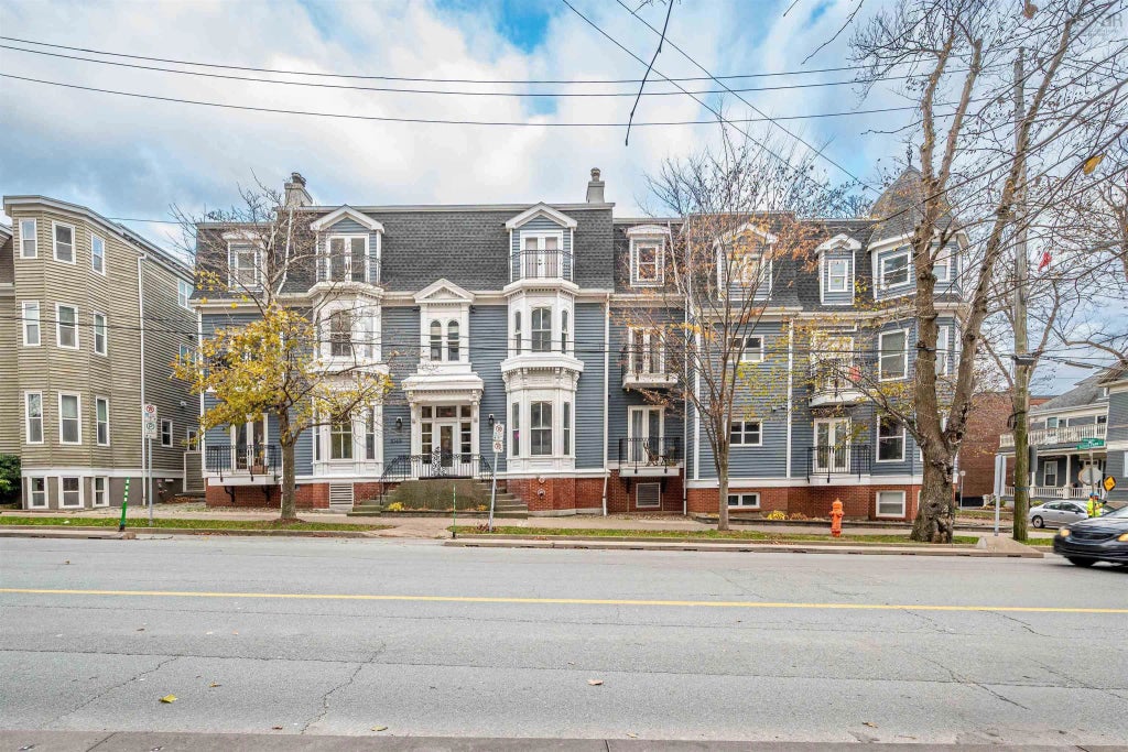 5 1049 South Park Street, Halifax
