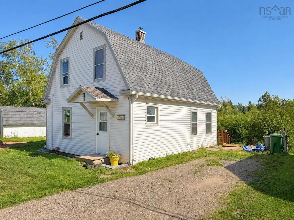 1819 Irwin Lake Road, Hilden