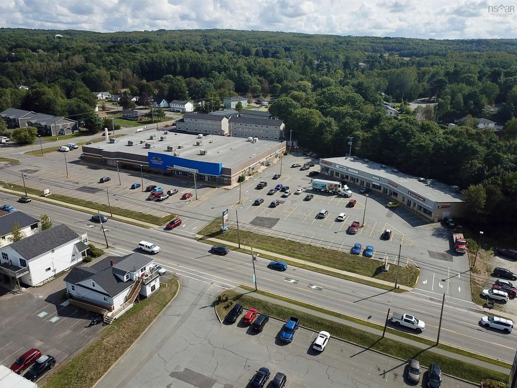 8944 Commercial Street, New Minas