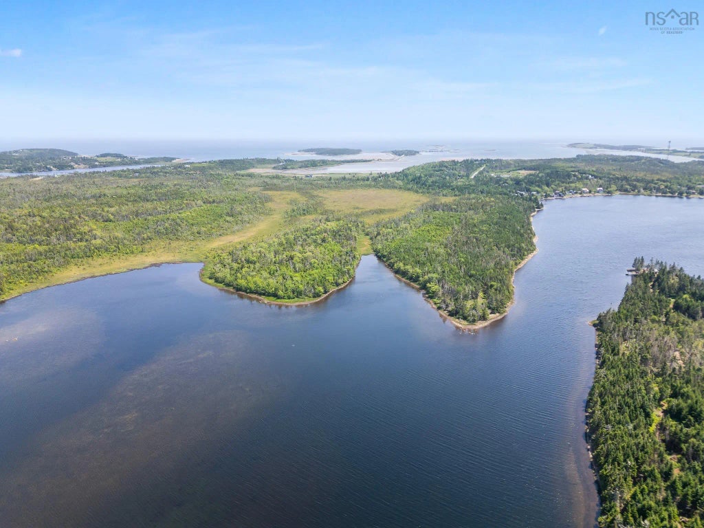 Lot Highway 207, Seaforth