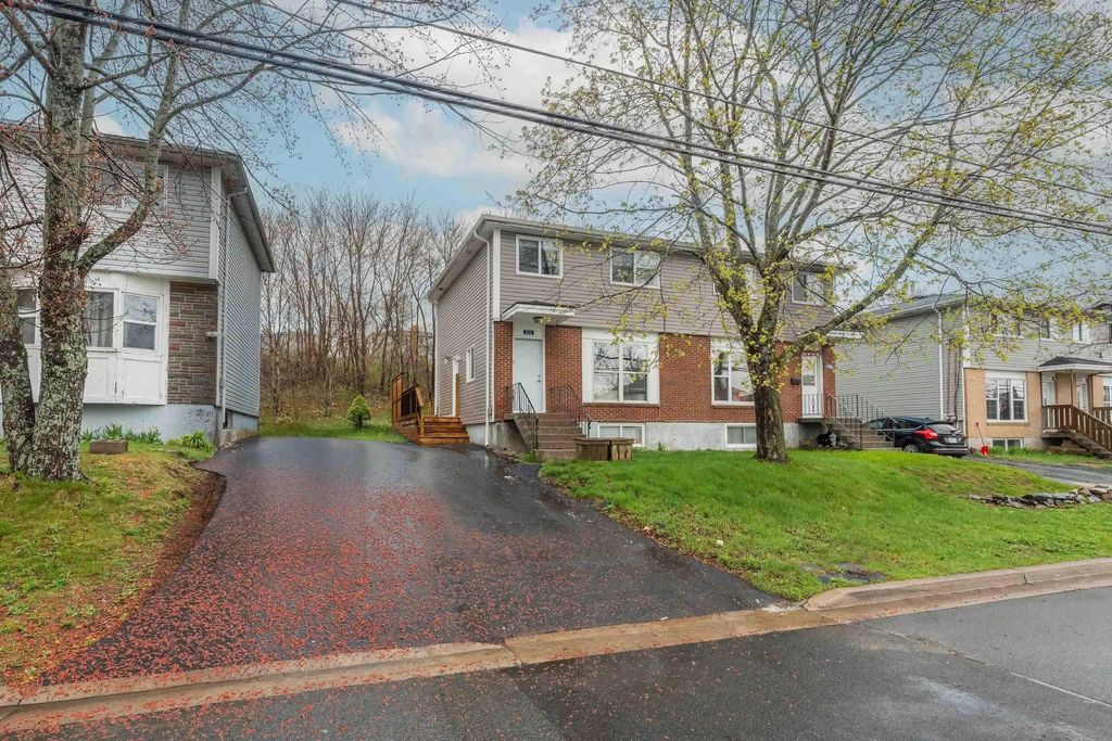 212 Roleika Drive, Dartmouth