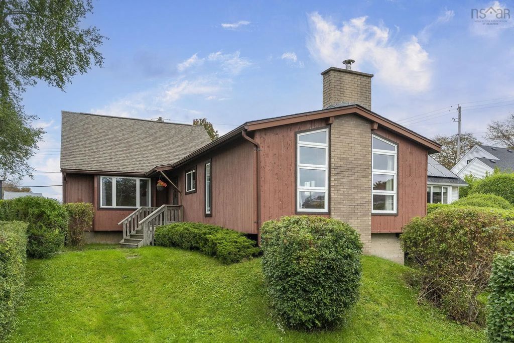 6980 Cook Avenue, Halifax